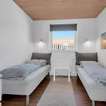 Holken 14, Comfortable Vacation In The Town Of Holiday home *