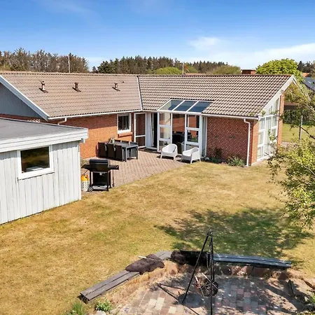 Holken 14, Comfortable Vacation In The Town Of Holiday home *
