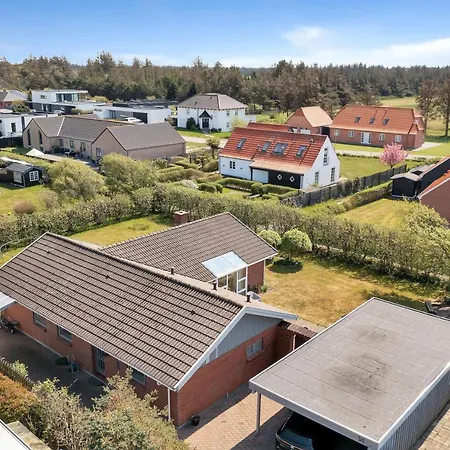 Holiday home Holken 14, Comfortable Vacation In The Town Of