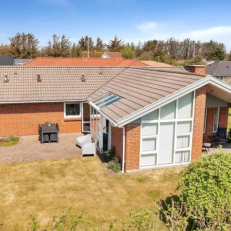 Holiday home Holken 14, Comfortable Vacation In The Town Of